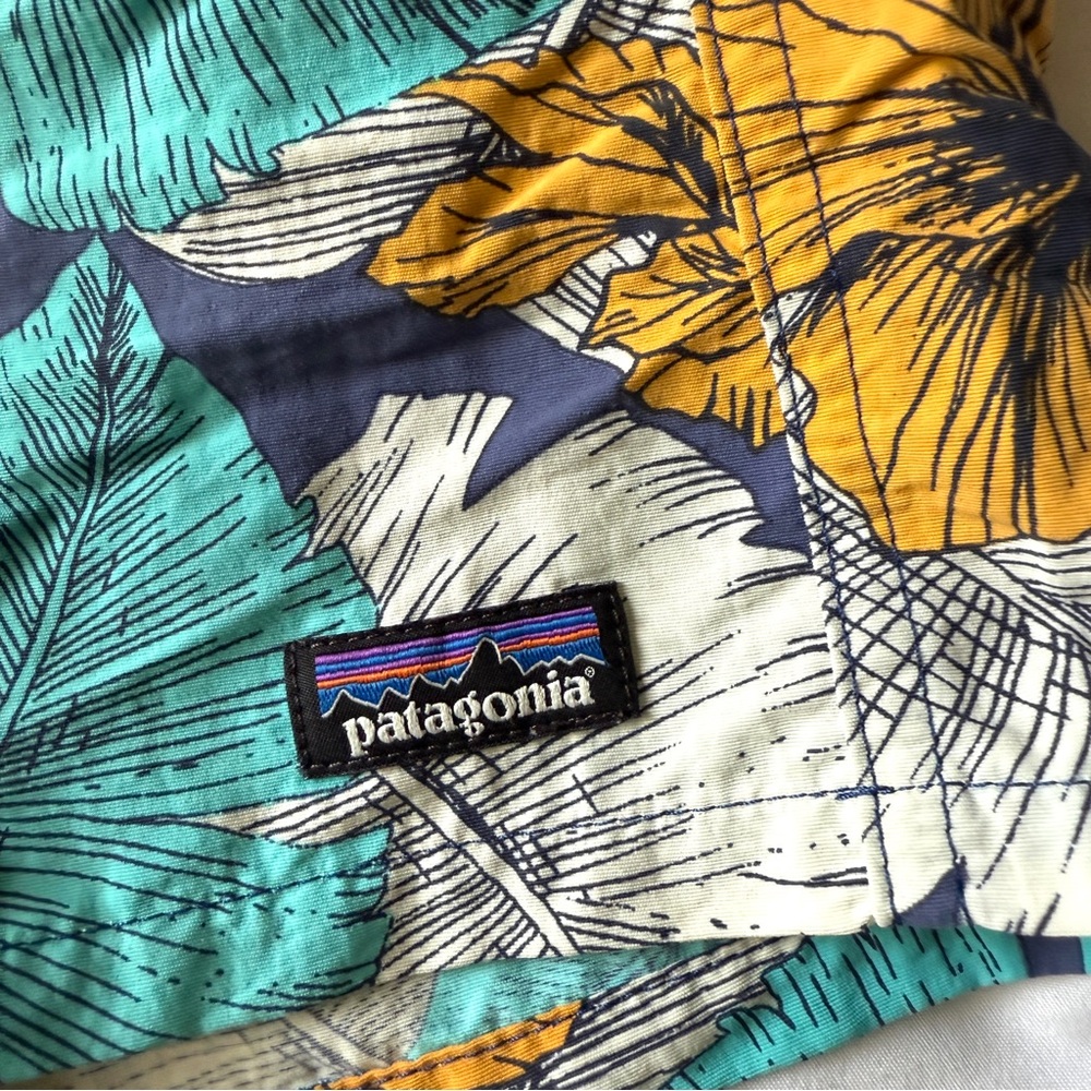 Patagonia Floral Baggies Shorts, size medium